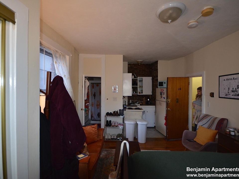 2nd image of 47 Anderson Pl #14