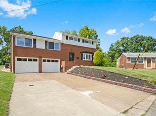 420 Mercer Dr, Irwin, PA 15642