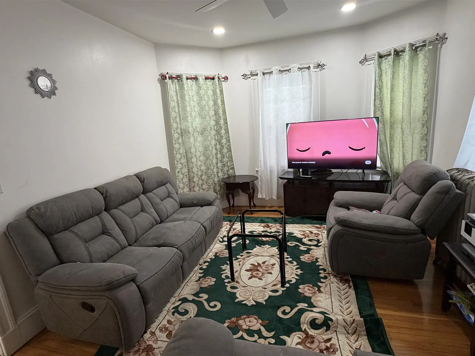 3 bed, 1400 sqft, $3,800 — Photo 3