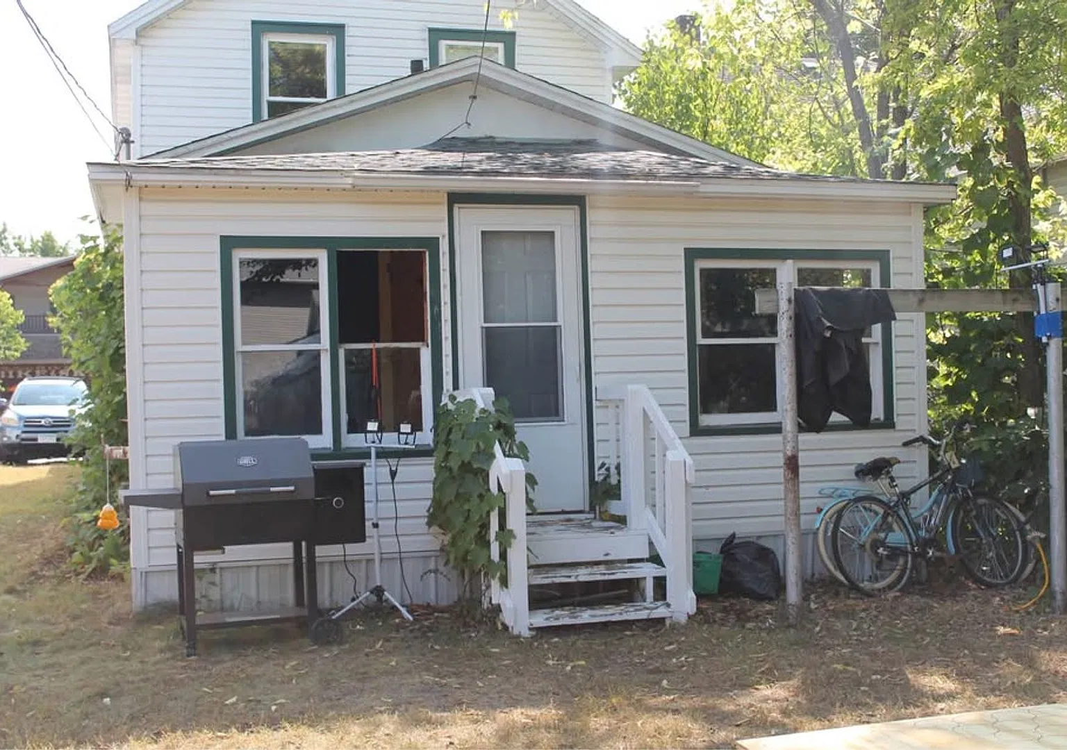 3 Bedroom, 1 Bathroom - Prime Water Street Location — Photo 2