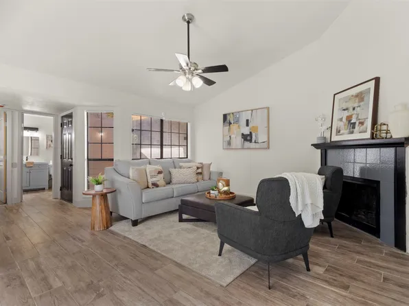 310 Navarro Ln, Grand Prairie, TX 75052