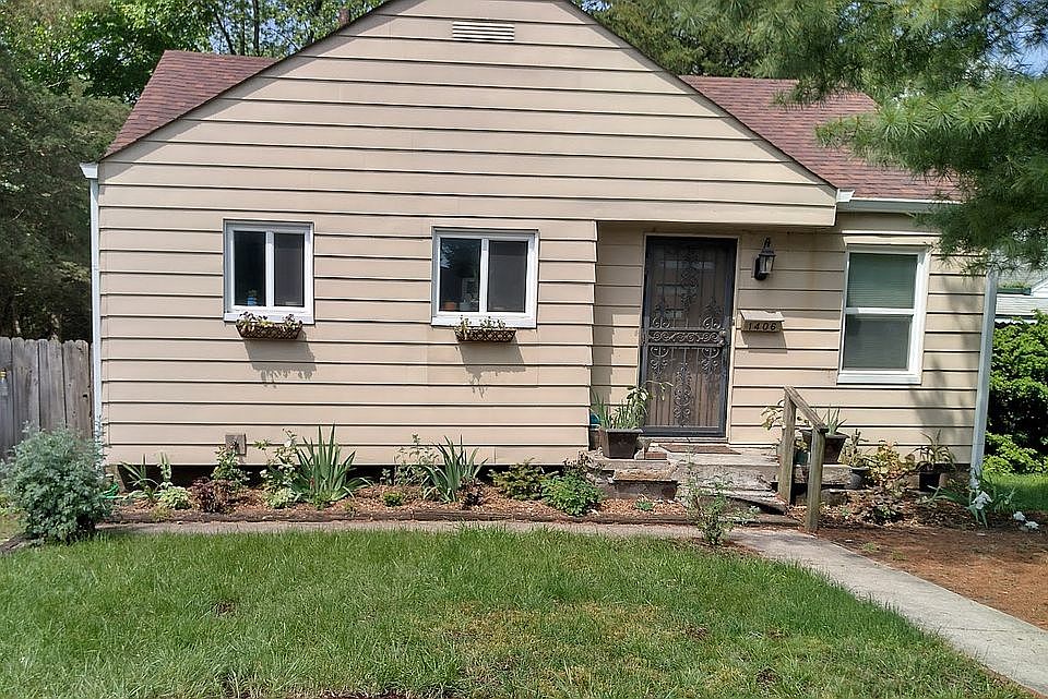 2nd image of 1406 N Webster Ave