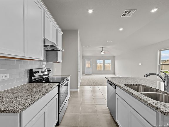 5th image of 4216 Carlotta Drive