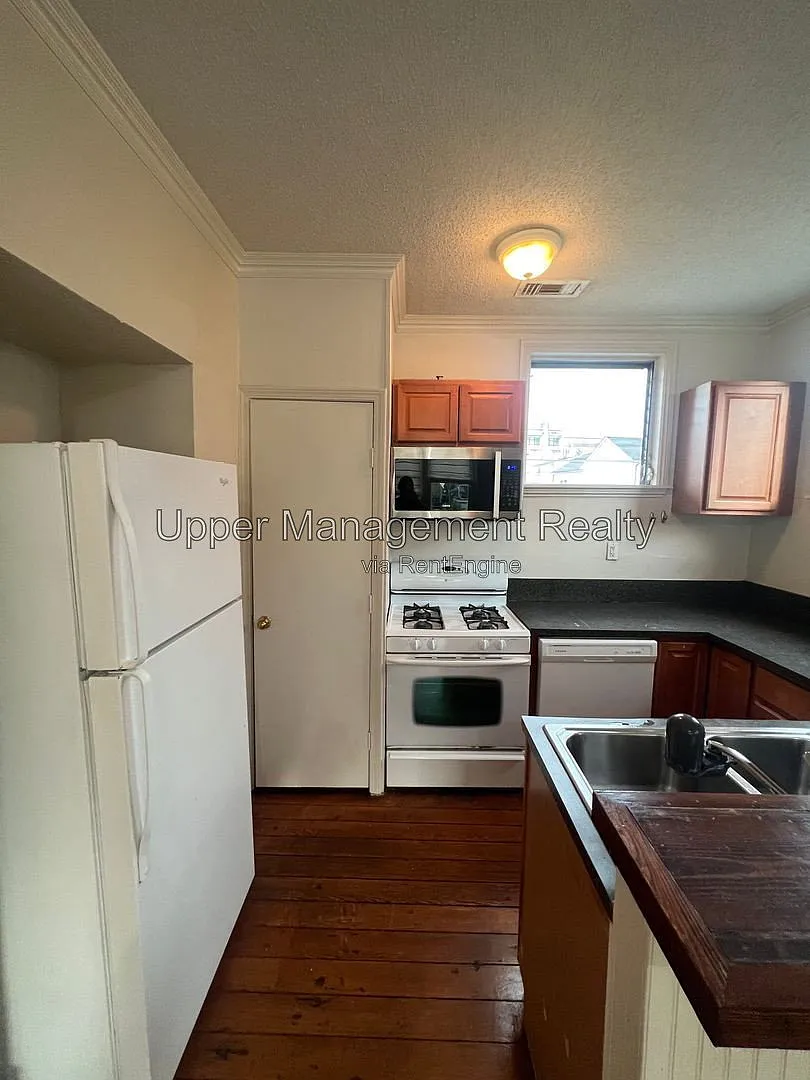 3 bed, 2.0 bath, 1200 sqft, $2,000 — Photo 4
