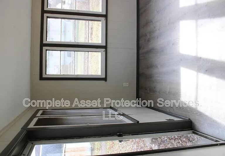 306 Chestnut St — Photo 2