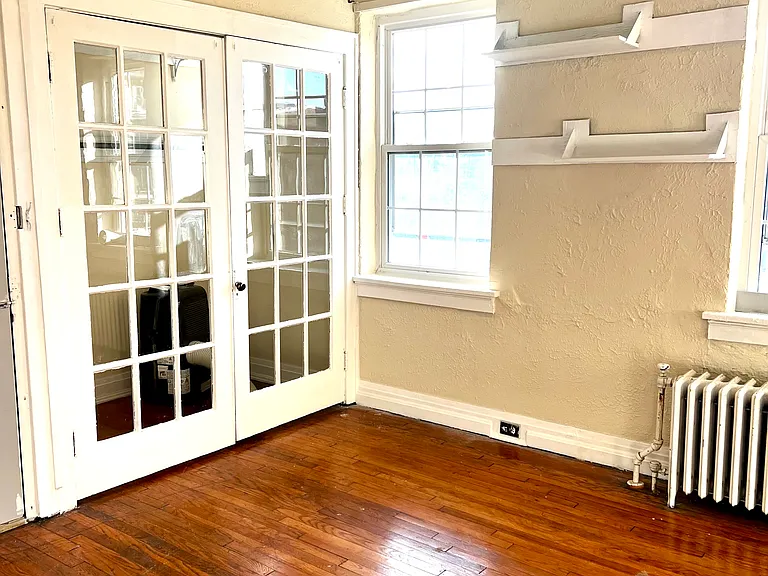2722 Vine St #7 — Photo 4