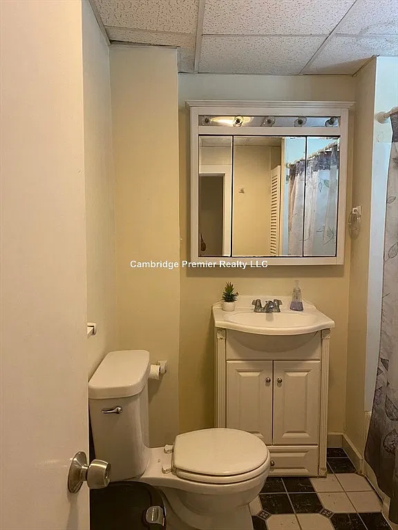 214 Broadway — Photo 4