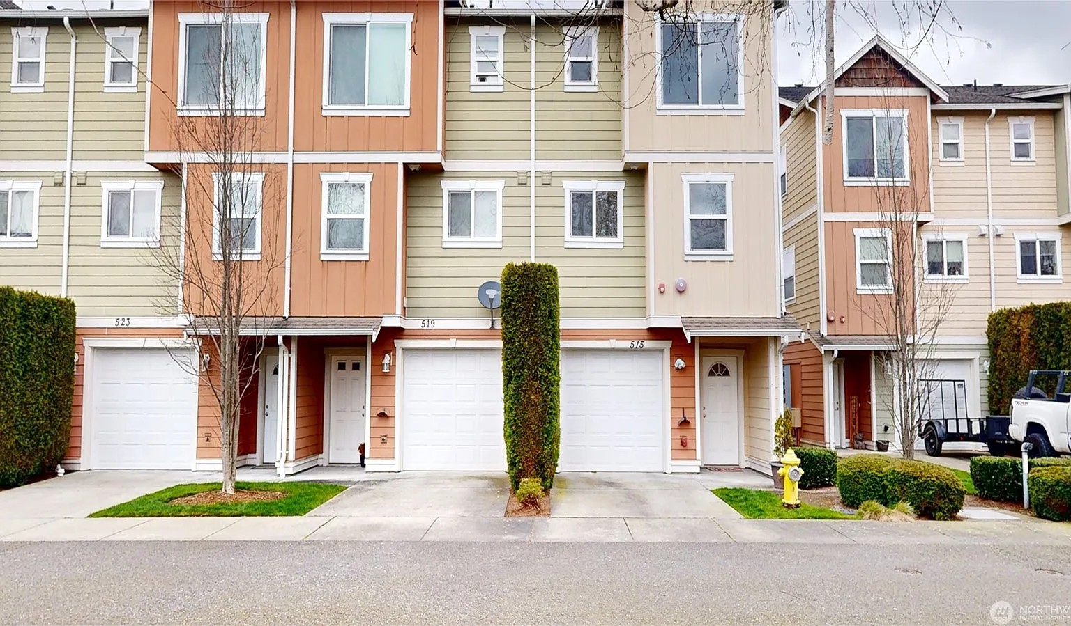 2 bed, 2.5 bath, 1405 sqft, $2,150 — Photo 2