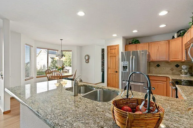 829 Sparrow Hawk Dr — Photo 7