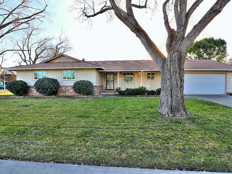 1st image of 1124 La Jolla Way