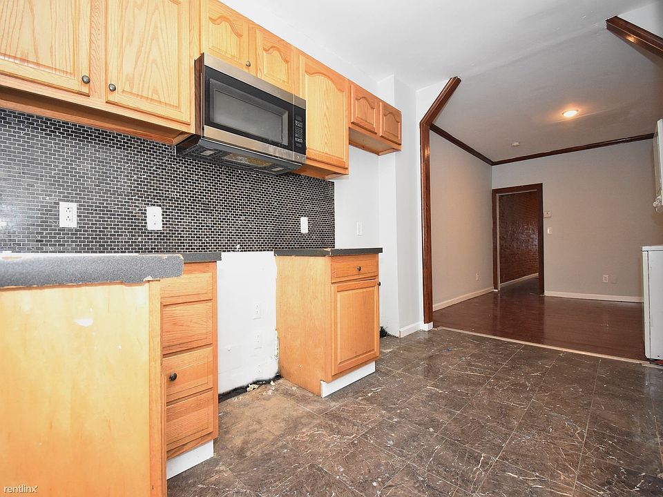 1007 e biddle st kitchen33A