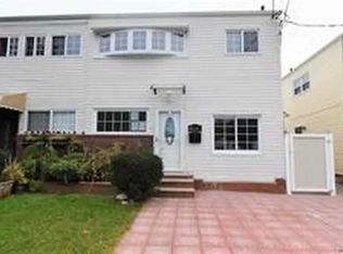 25434 Craft Ave, Rosedale, NY 11422