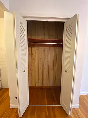 Rented by Universal Realty Group | media 5