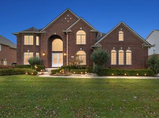 54426 Pelican Ln, Shelby Township, MI