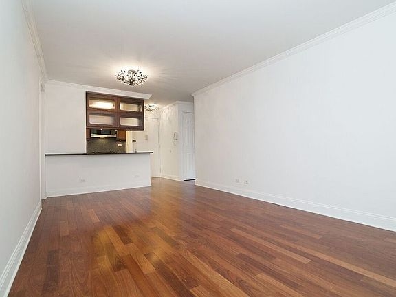 3rd image of 270 W 17th St APT 3B