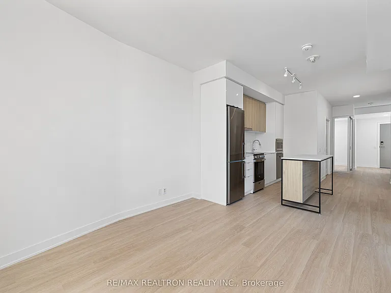 30 Upper Mall Way #A-620 — Photo 14