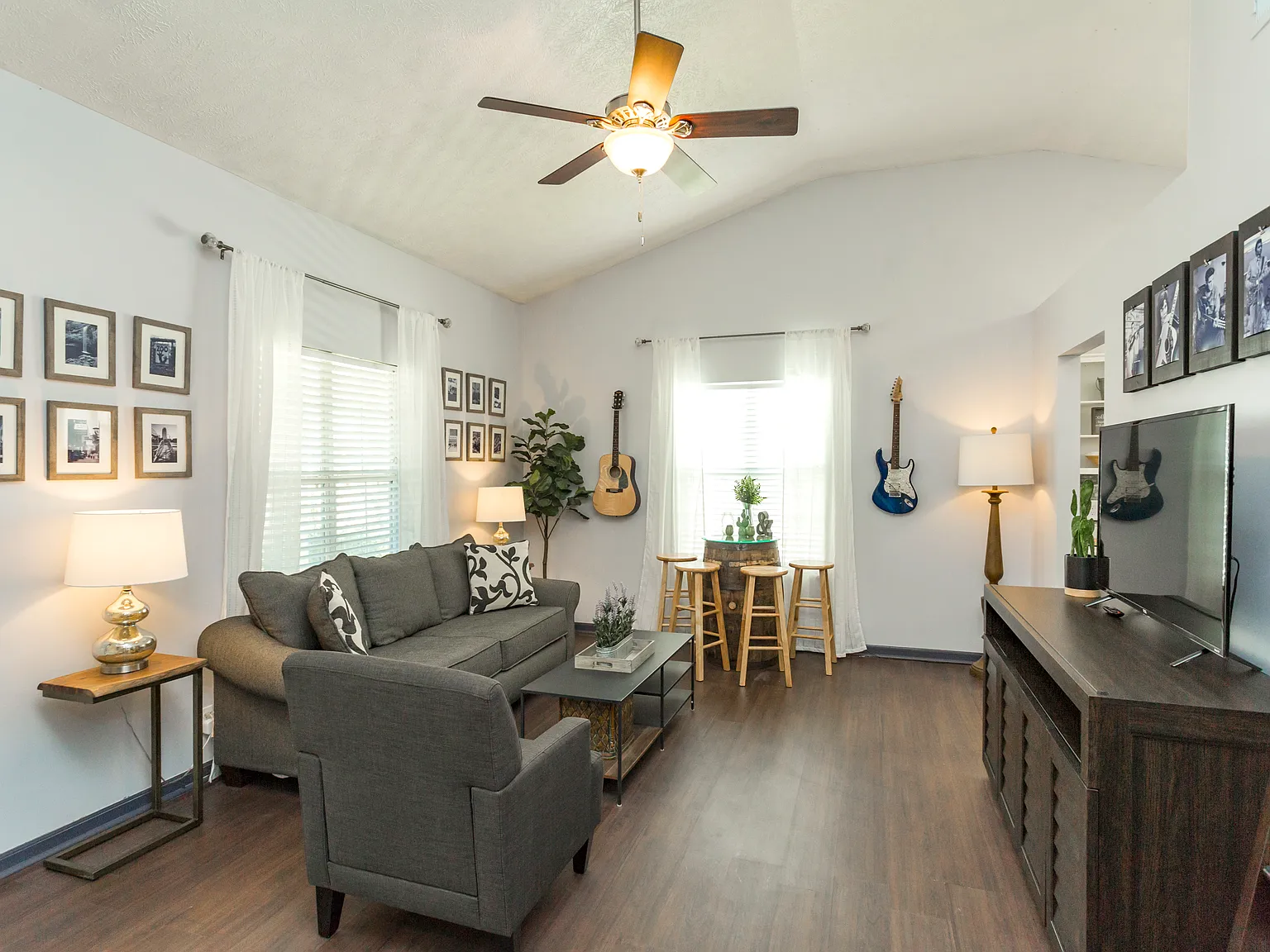 3 bed, 993 sqft, $2,900 — Photo 4