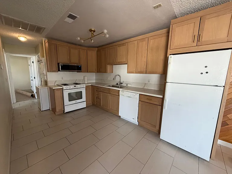 4734 Roberta St #4 — Photo 7