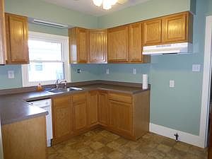 2nd image of 3127 Phelps St