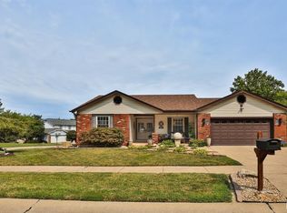 12211 Country Place Dr, Maryland Heights, MO