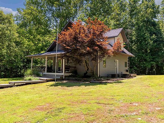 2nd image of 950 Fox Hollow Ln