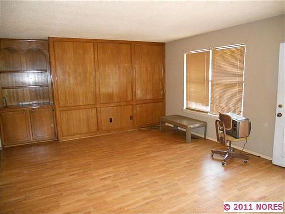 2nd image of 28405 E 2nd St