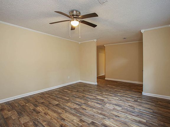 5th image of 1071 Oaklane Dr