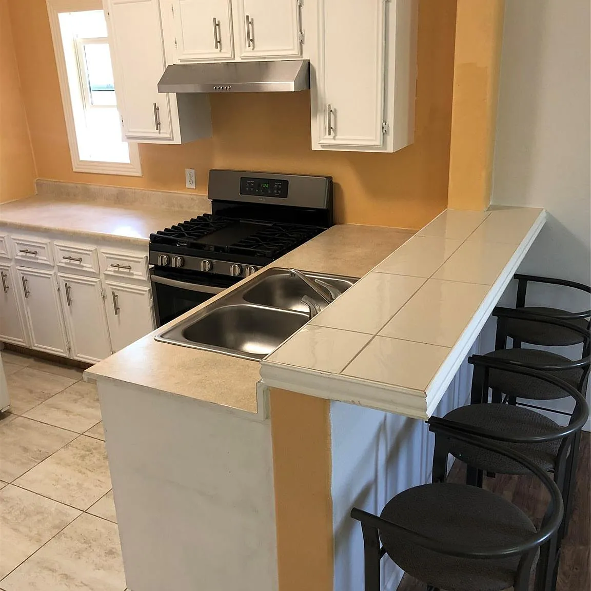1 bed, 1.0 bath, 512 sqft, $800 — Photo 3
