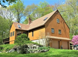 39 Way Hill Rd, Waterford, CT 06385