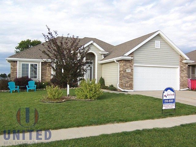 1st image of 122 W Creek Dr