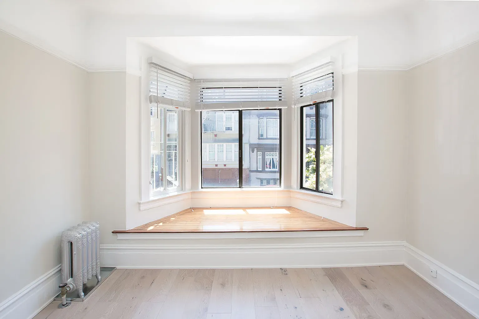 1 bed, $3,995 — Photo 2