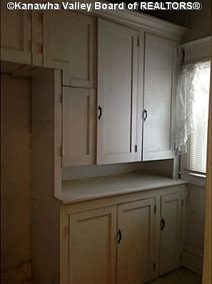 5th image of 1604 Virginia St