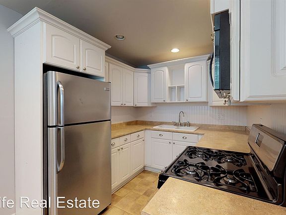 5th image of 1036 B Ave APT 1