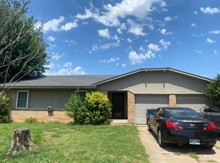 429 Larkspur Ct, Edmond, OK 73003