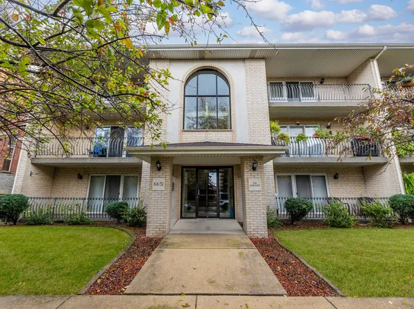 6651 W 64th Pl APT 302, Chicago, IL 60638