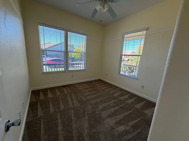 1041 Turnberry Dr — Photo 10