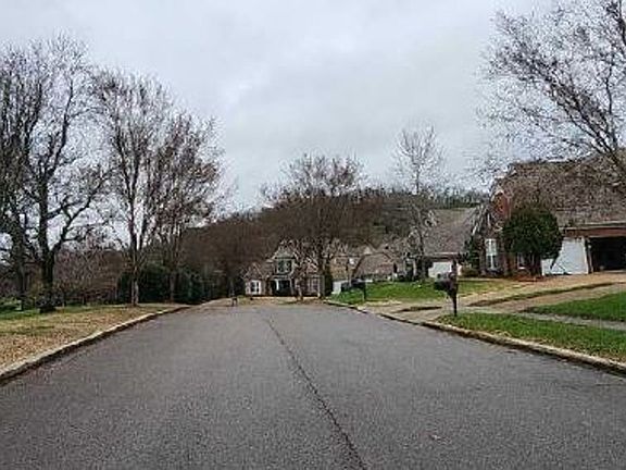 Exterior Neighborhood (street photo)