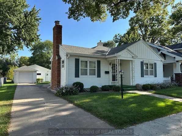 1211 W 6th St, Grand Island, NE 68801