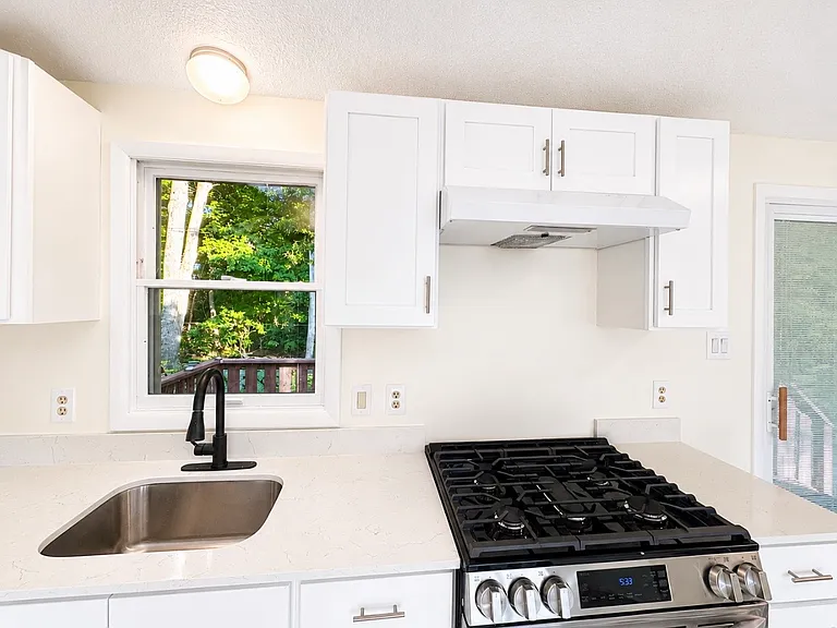 304 Lake Crystalbrook Dr — Photo 10