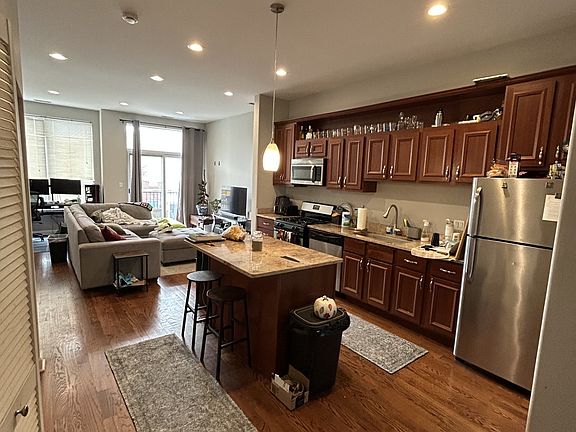 2nd image of 3060 W Armitage Ave APT 202