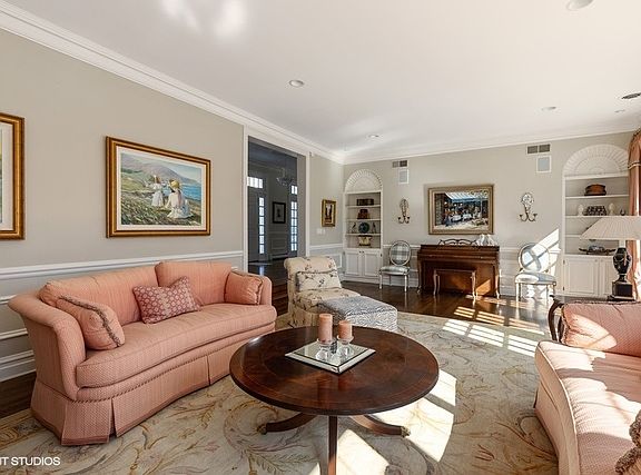 5th image of 175 Pembroke Dr