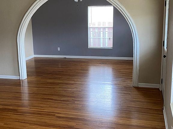 3rd image of 510 Carroll Ave