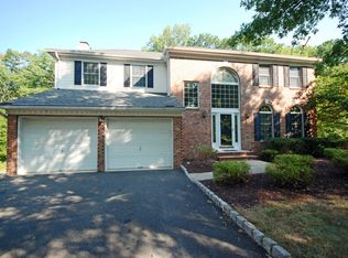 15 Pittenger Rd, Three Bridges, NJ 08887