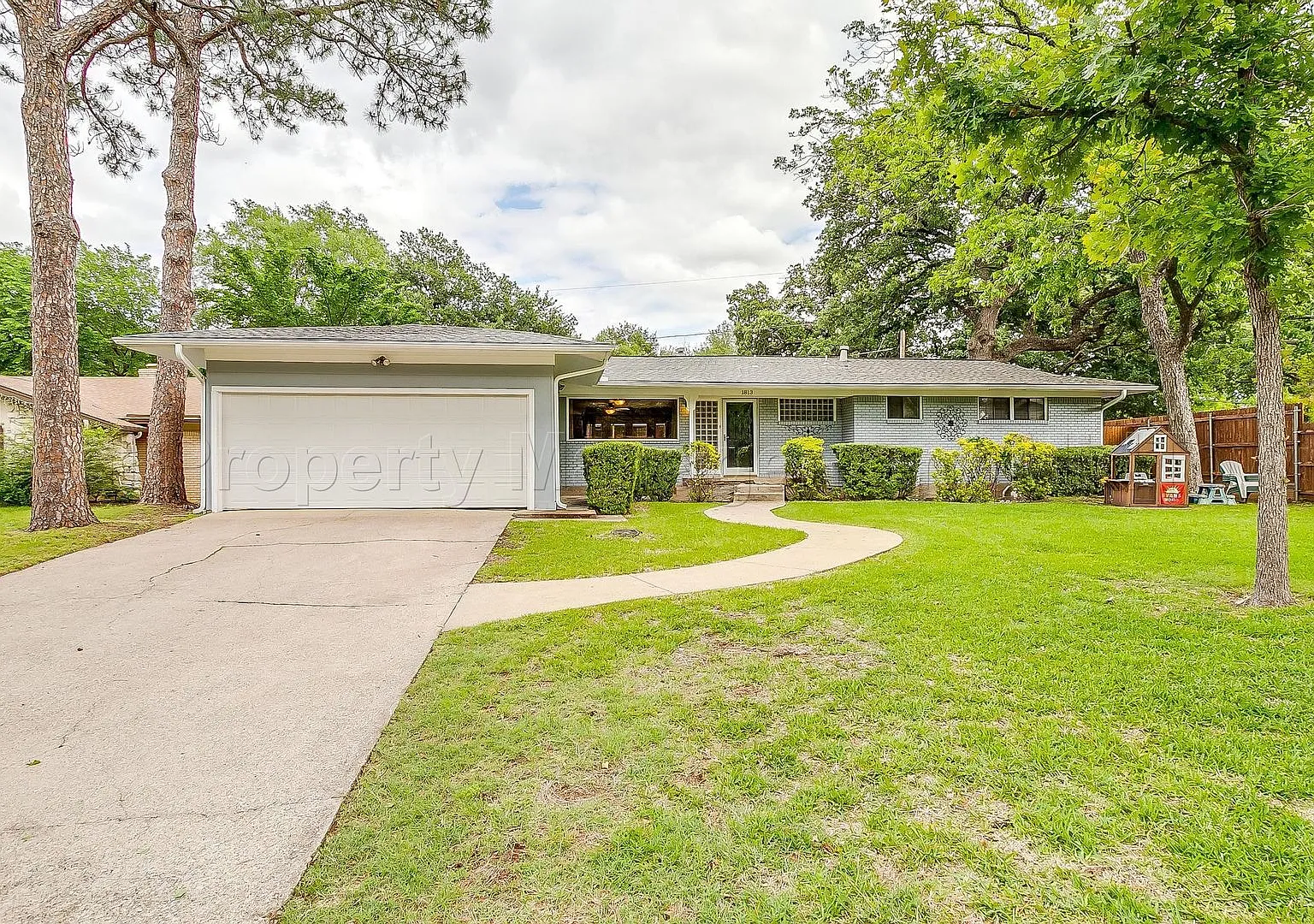 "Ultimate Backyard Oasis in a Lovely Quiet Neighborhood" — Photo 3