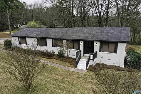 106 Stacy Ln — Photo 1