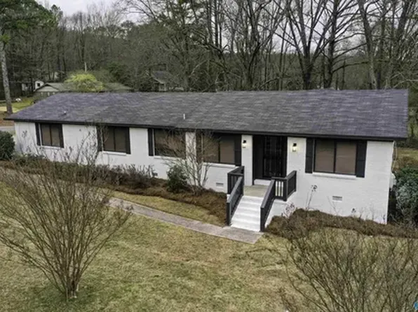 106 Stacy Ln, Rainbow City, AL 35906