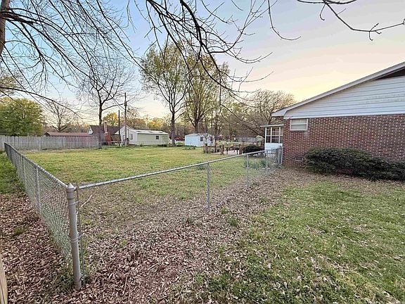 4th image of 16 Fairview Dr