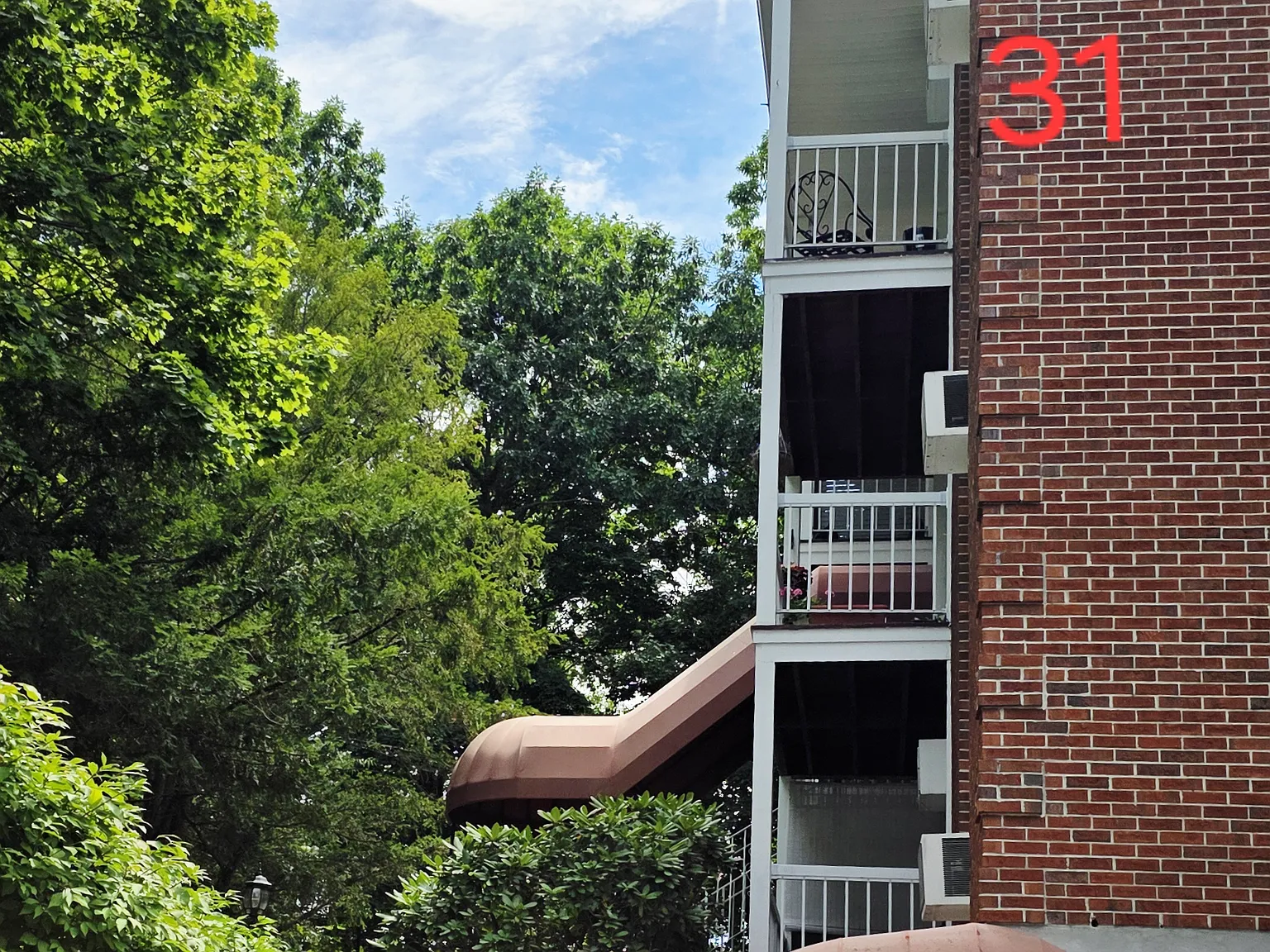 2 bed, 946 sqft, $2,375 — Photo 2