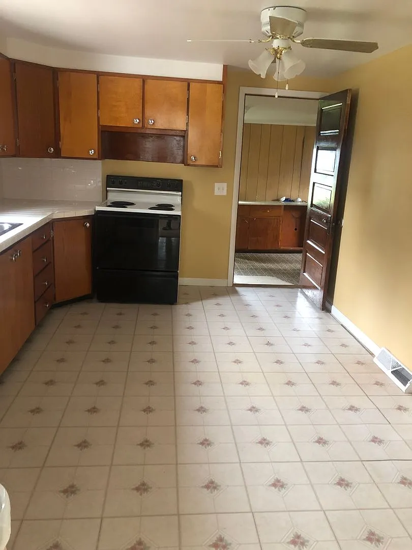 2 Bedroom house — Photo 4