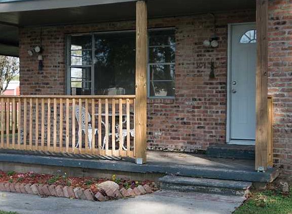 5th image of 304 Ira St